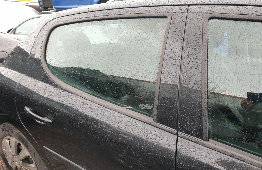 Peugeot 207 S Door window glass driver side rear